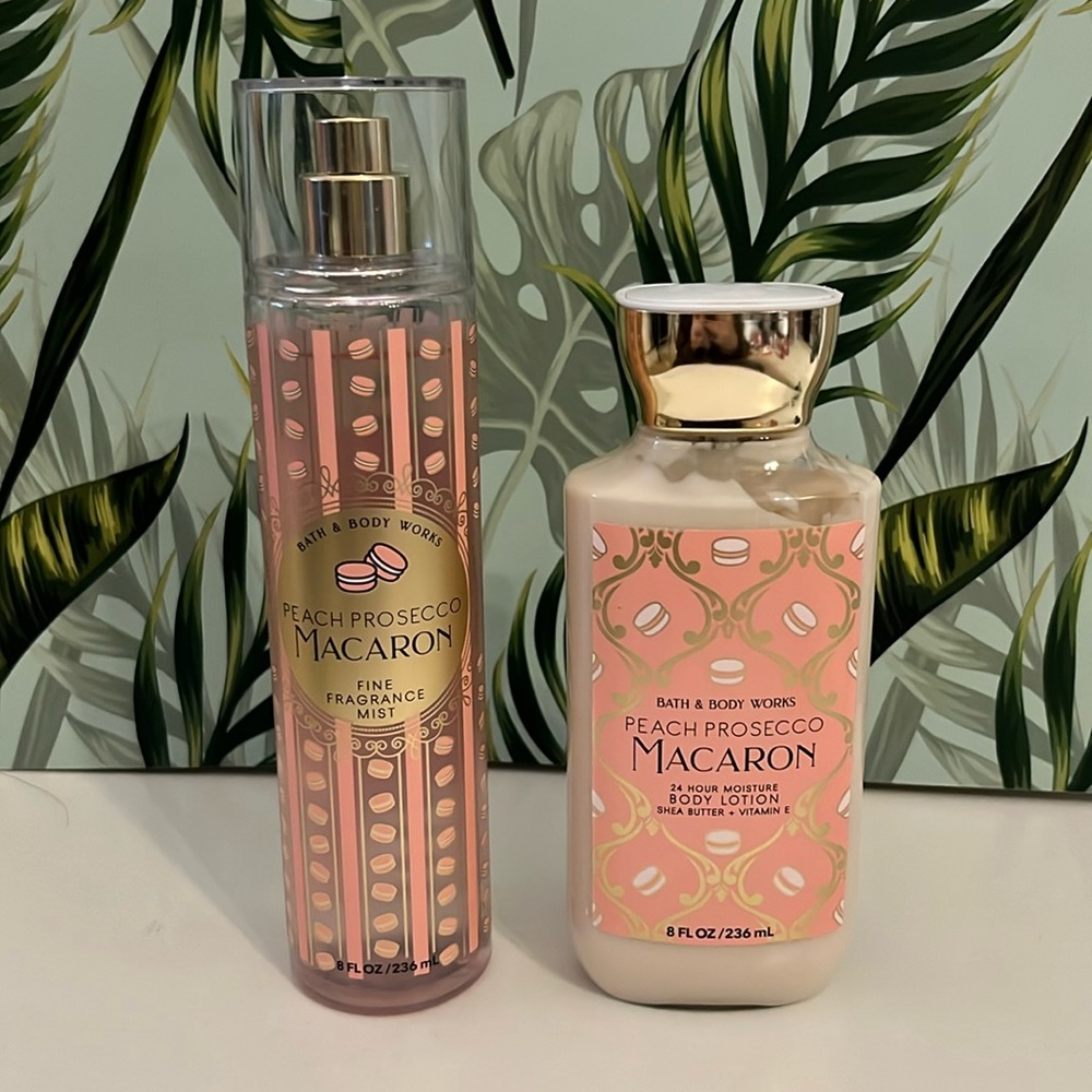 Bath and Body Works Peach Prosecco Macaron 2 piece Set